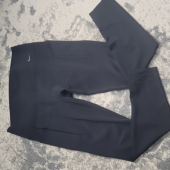 Nike Black Leggings - Picture 1 of 8
